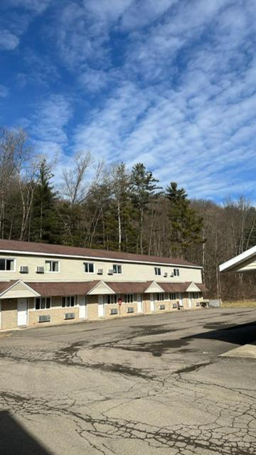 Economy Inn Alfred Exterior photo