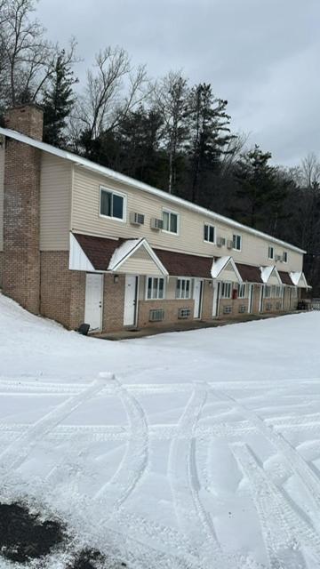 Economy Inn Alfred Exterior photo