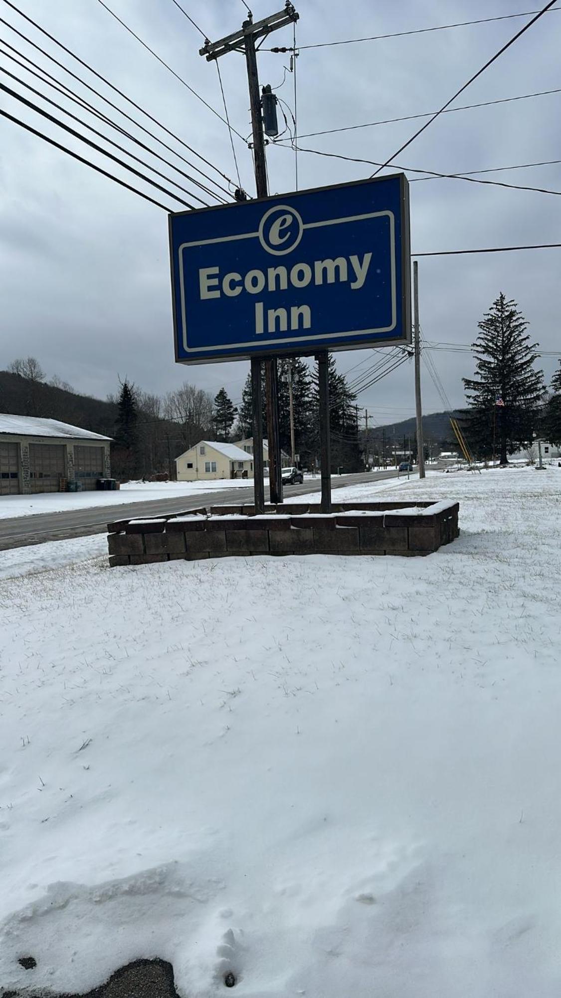 Economy Inn Alfred Exterior photo